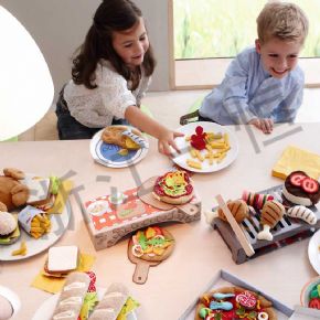 Developing speech recognitionFood game set